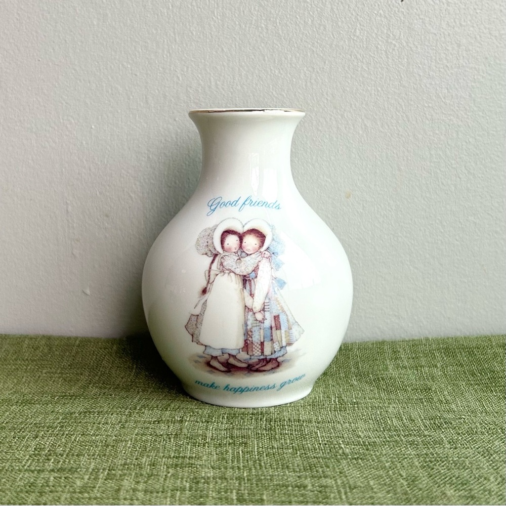 GOOD FRIENDS make happiness grow- porcelain vintage vase /made in japan